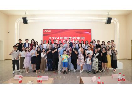 Celebrar el aniversario de los empleados